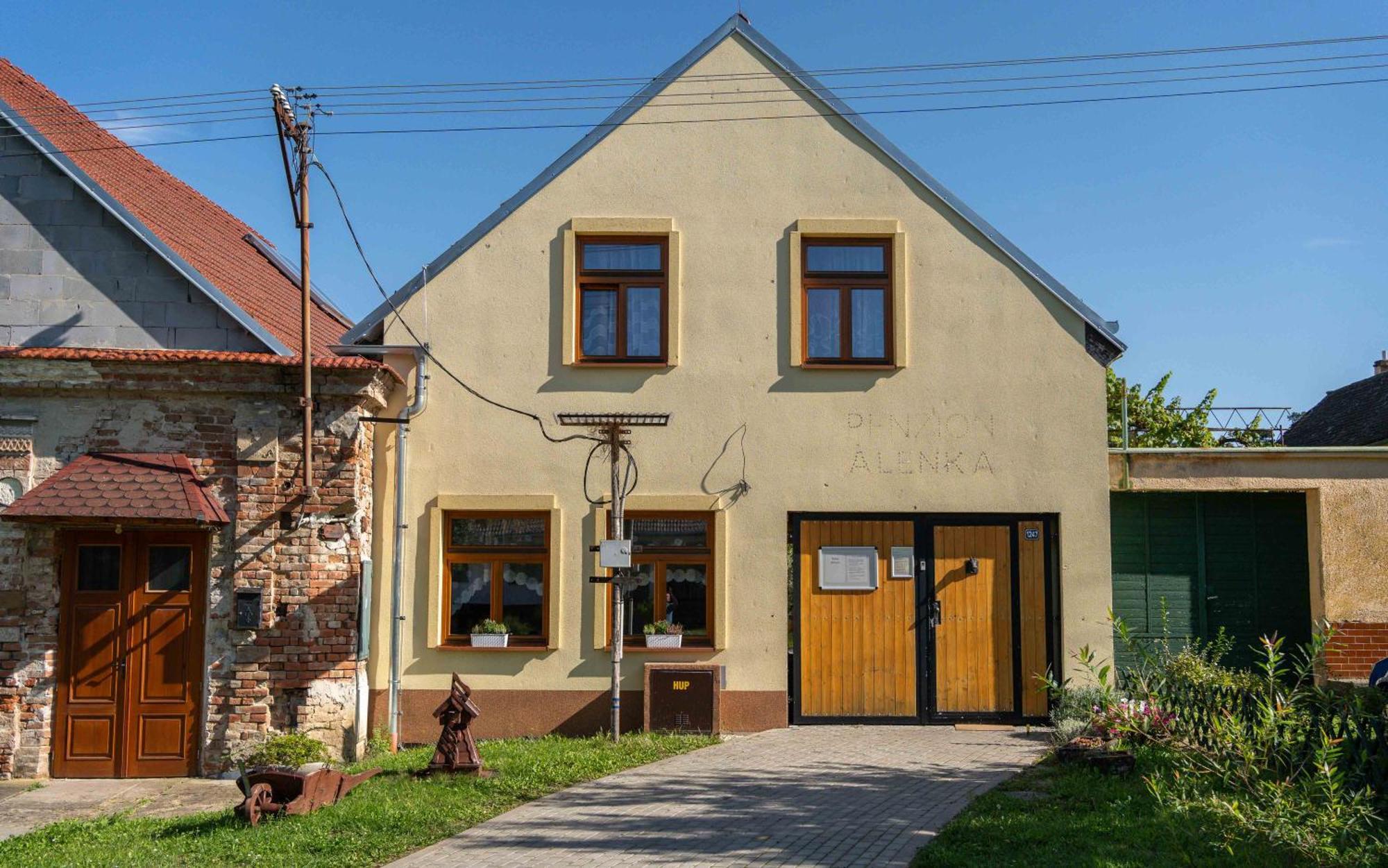 Penzion Alenka Вальтице Экстерьер фото